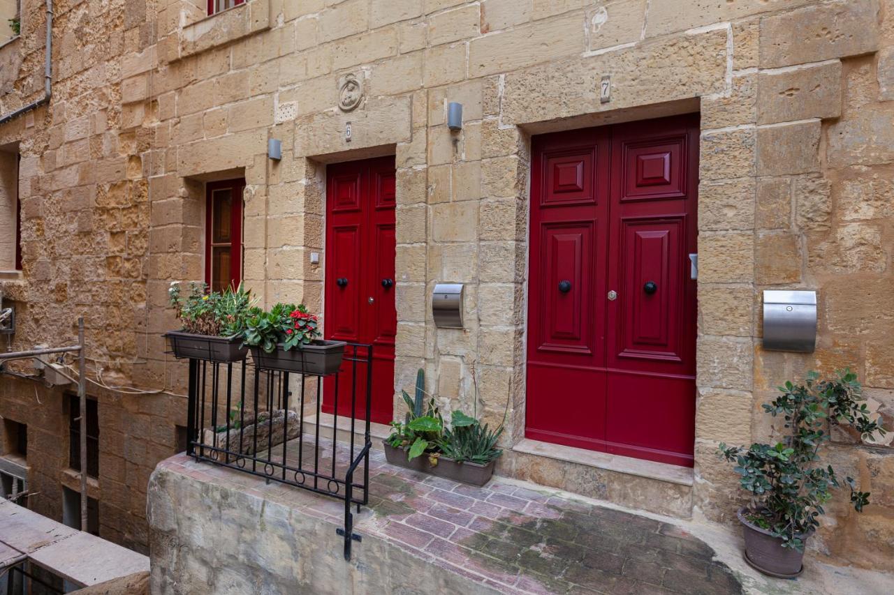 Designer Home With Comfy Sofa In Central Valletta By 360 Estates エクステリア 写真