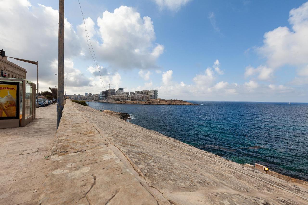 Designer Home With Comfy Sofa In Central Valletta By 360 Estates エクステリア 写真
