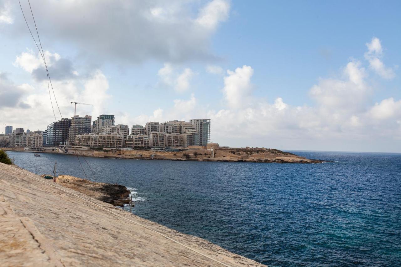 Designer Home With Comfy Sofa In Central Valletta By 360 Estates エクステリア 写真